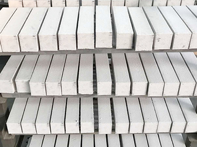 Corundum refractory bricks with alumina content greater than 90%